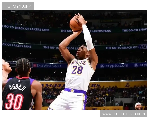 八村塁关键篮板二次进攻,湖人内线稳固再创新高 八村塁关键篮板二次进攻,湖人内线稳固再创新高